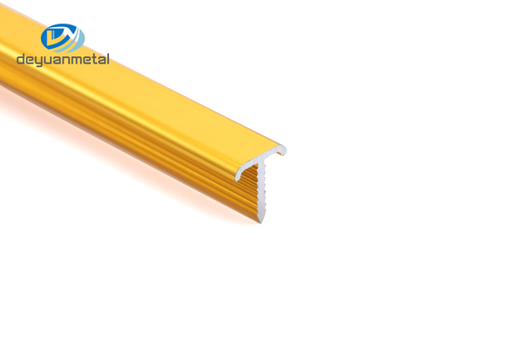Εξωθημένο κανάλι 0.71.2mm αργιλίου Τ διαθέσιμο χρυσό χρώμα ODM πάχους με την καμπύλη